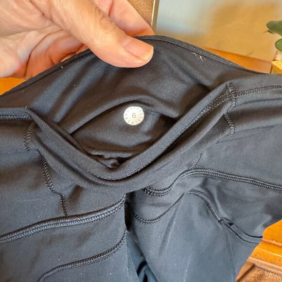 Lululemon Align High-Rise Leggings with Pockets 25” Black Size 6 - Picture 6 of 6
